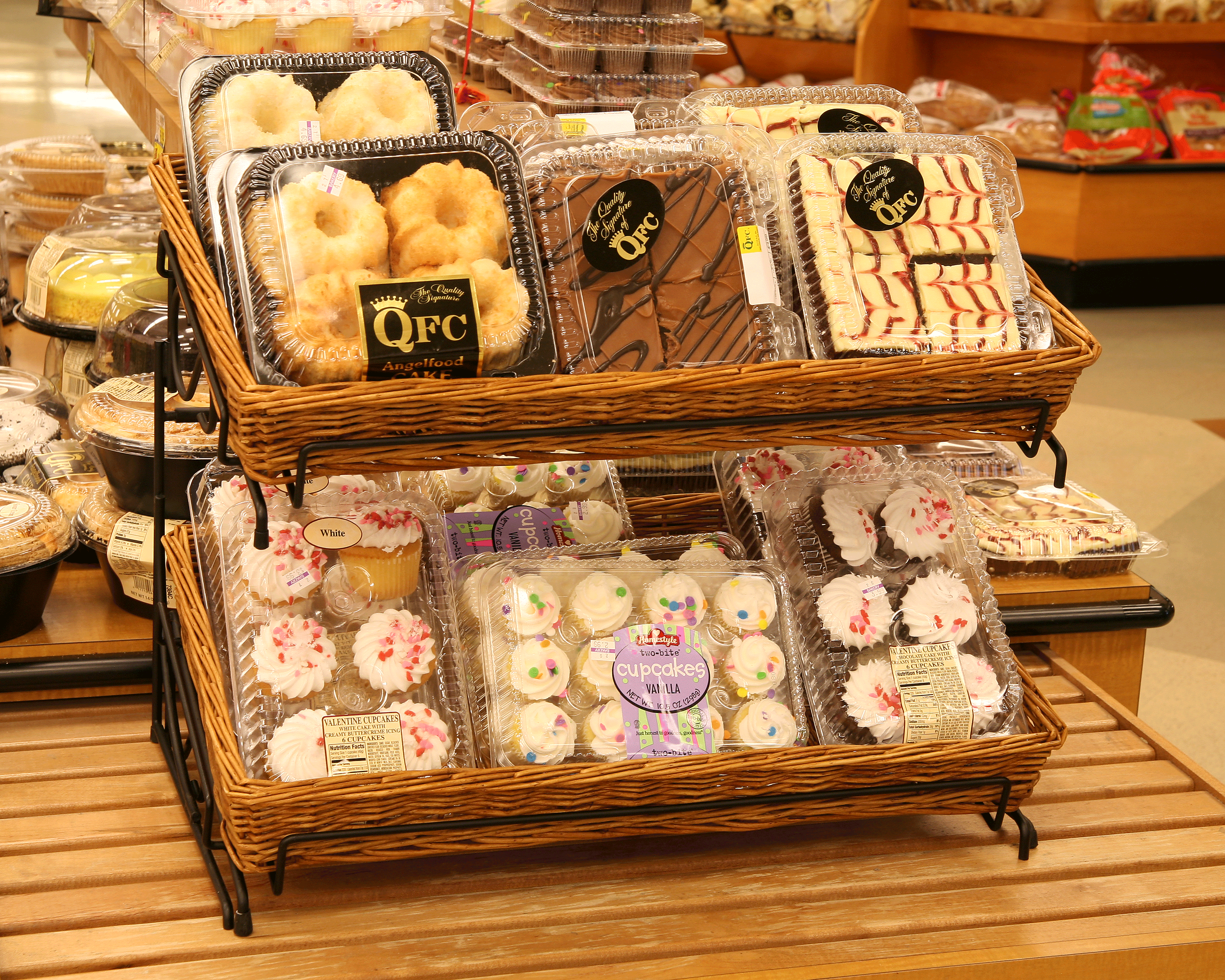 Custom Wire Counter Display with 3 Wire Shelves – Mobile Merchandisers